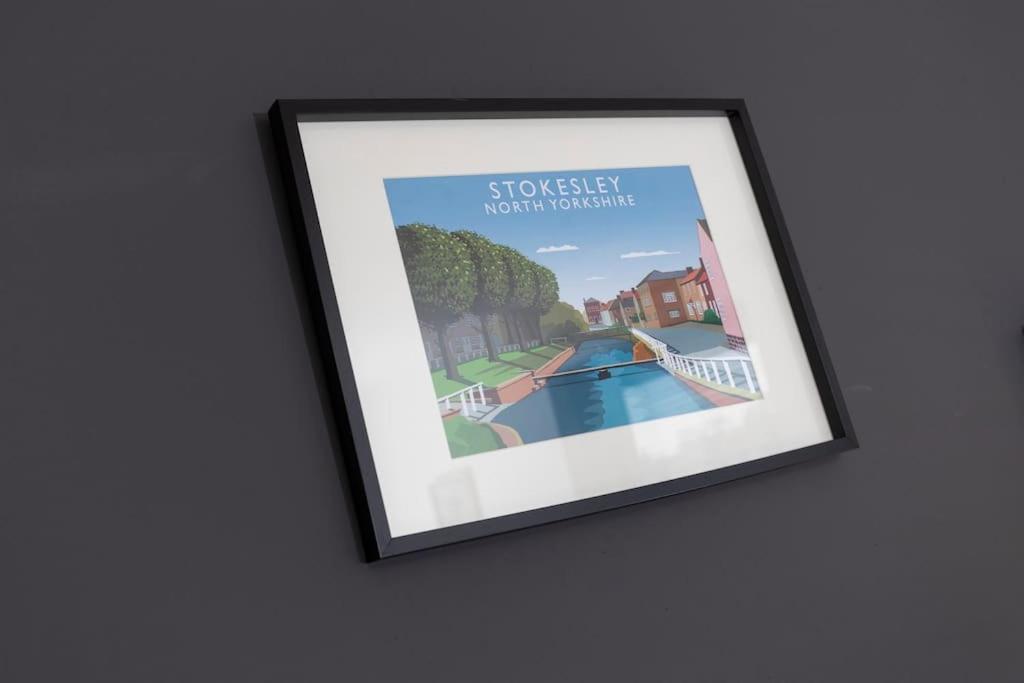 In The Heart Of It! Villa Stokesley Luaran gambar