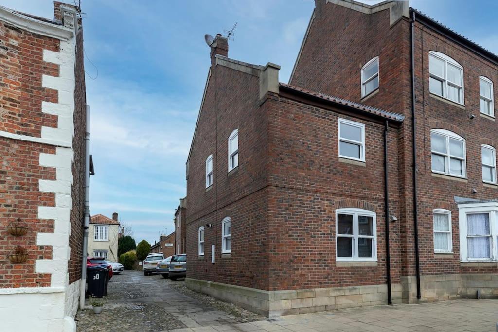 In The Heart Of It! Villa Stokesley Luaran gambar