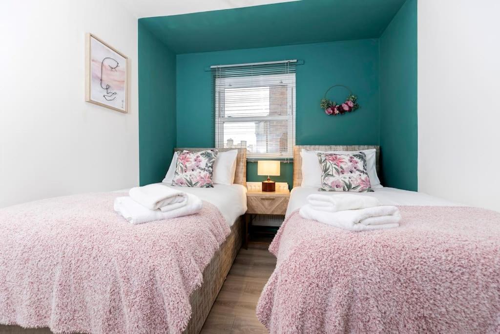 In The Heart Of It! Villa Stokesley Luaran gambar