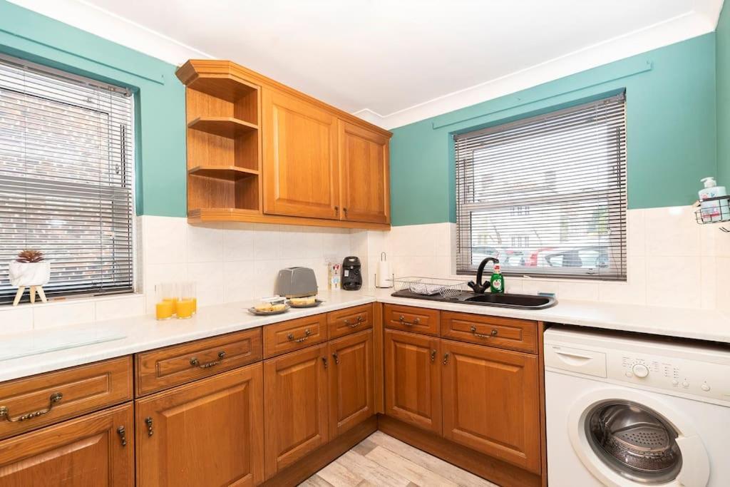 In The Heart Of It! Villa Stokesley Luaran gambar