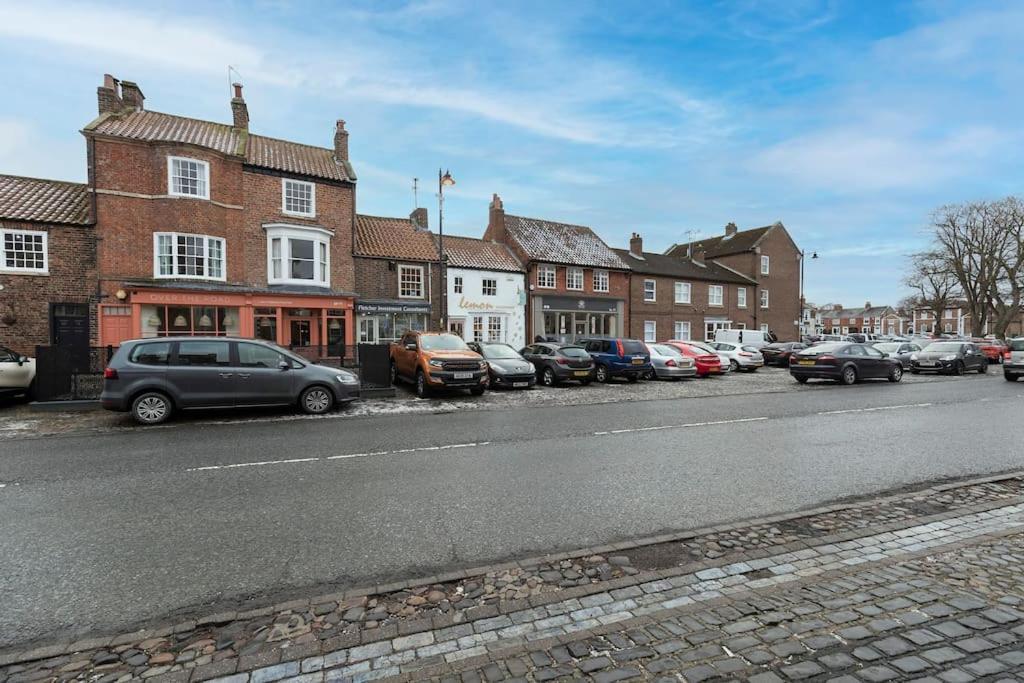 In The Heart Of It! Villa Stokesley Luaran gambar